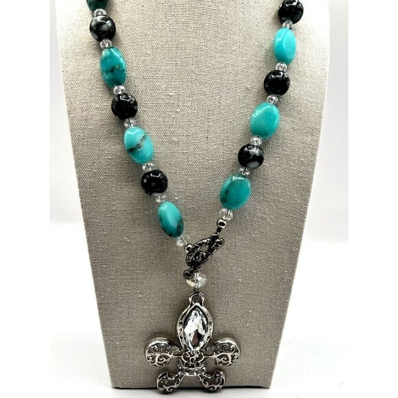 Handcrafted Green Agate  & Black Beaded Necklace With Ornate Silver Pendant - Picture 1 of 8